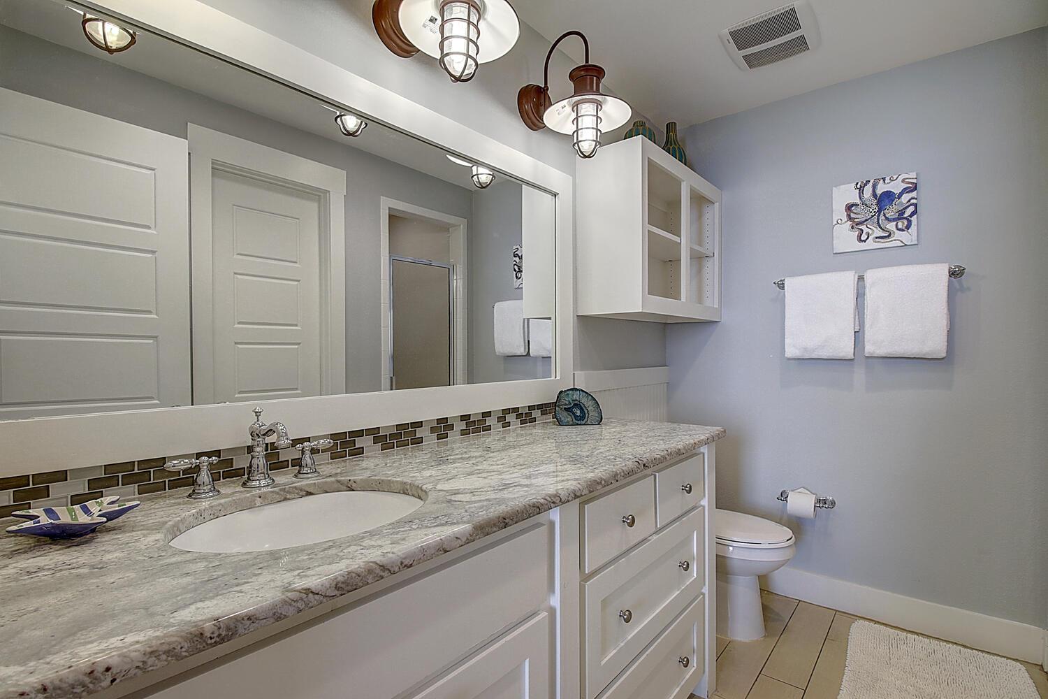 Private King Bathroom with Large Walkin Closet
