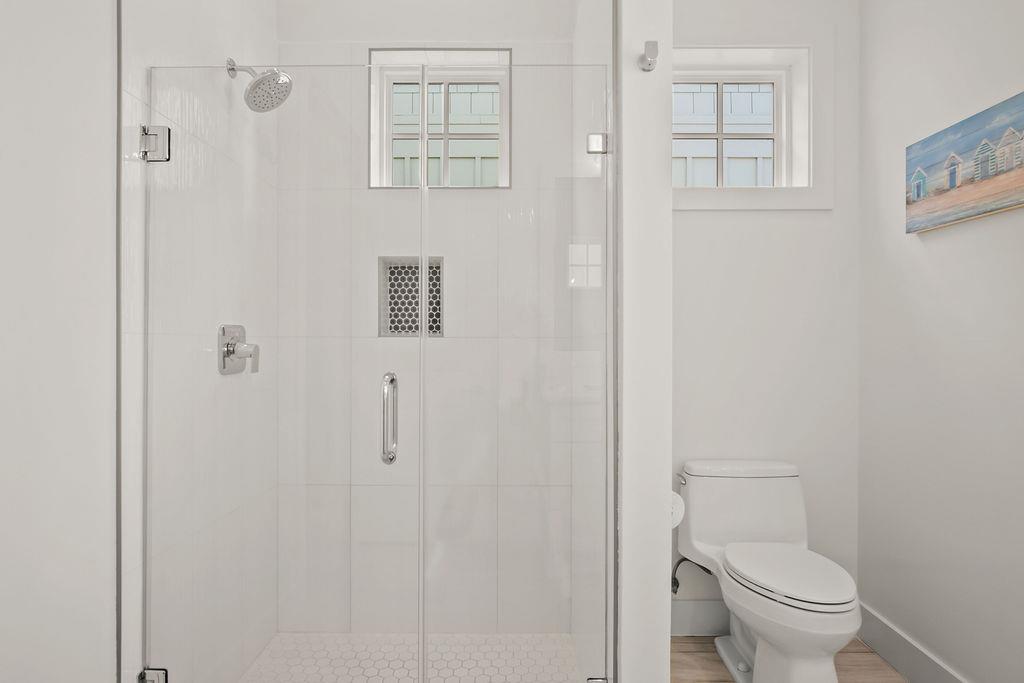 Shared Bathroom, 2nd Floor