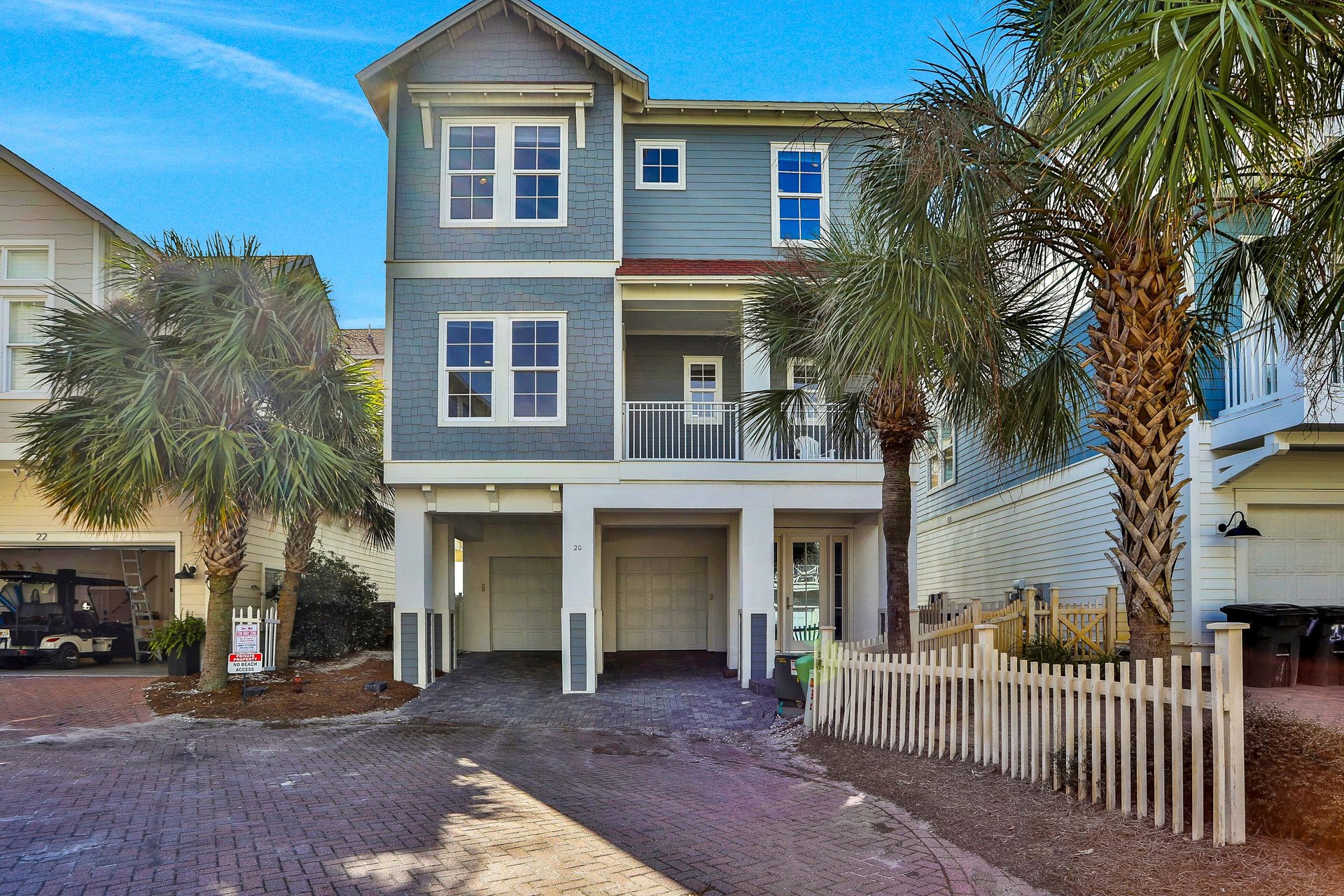 Tiffanys Beach Club 38