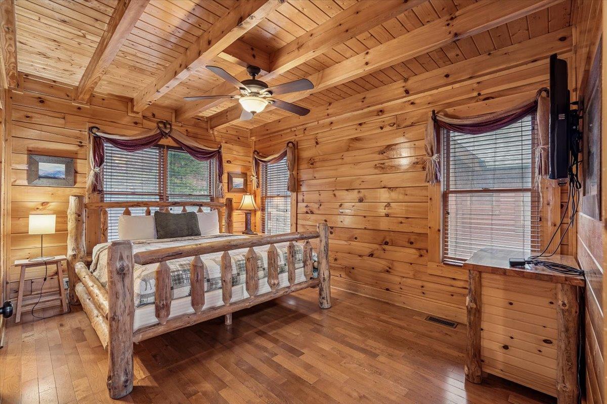 42Primary Bedroom