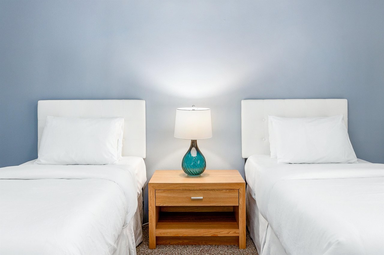 Guest bedroom with two twin beds