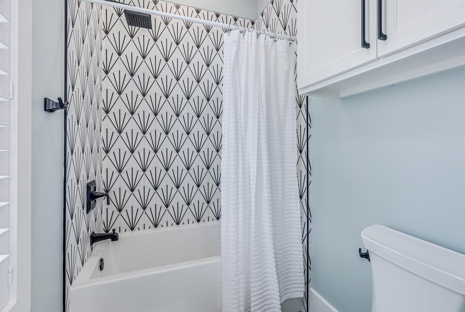 Sleeper Sofa Bathroom, 1st Floor