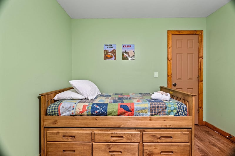 Bunk room at Lazy Bear Retreat, a 4 bedroom cabin rental located in Pigeon Forge