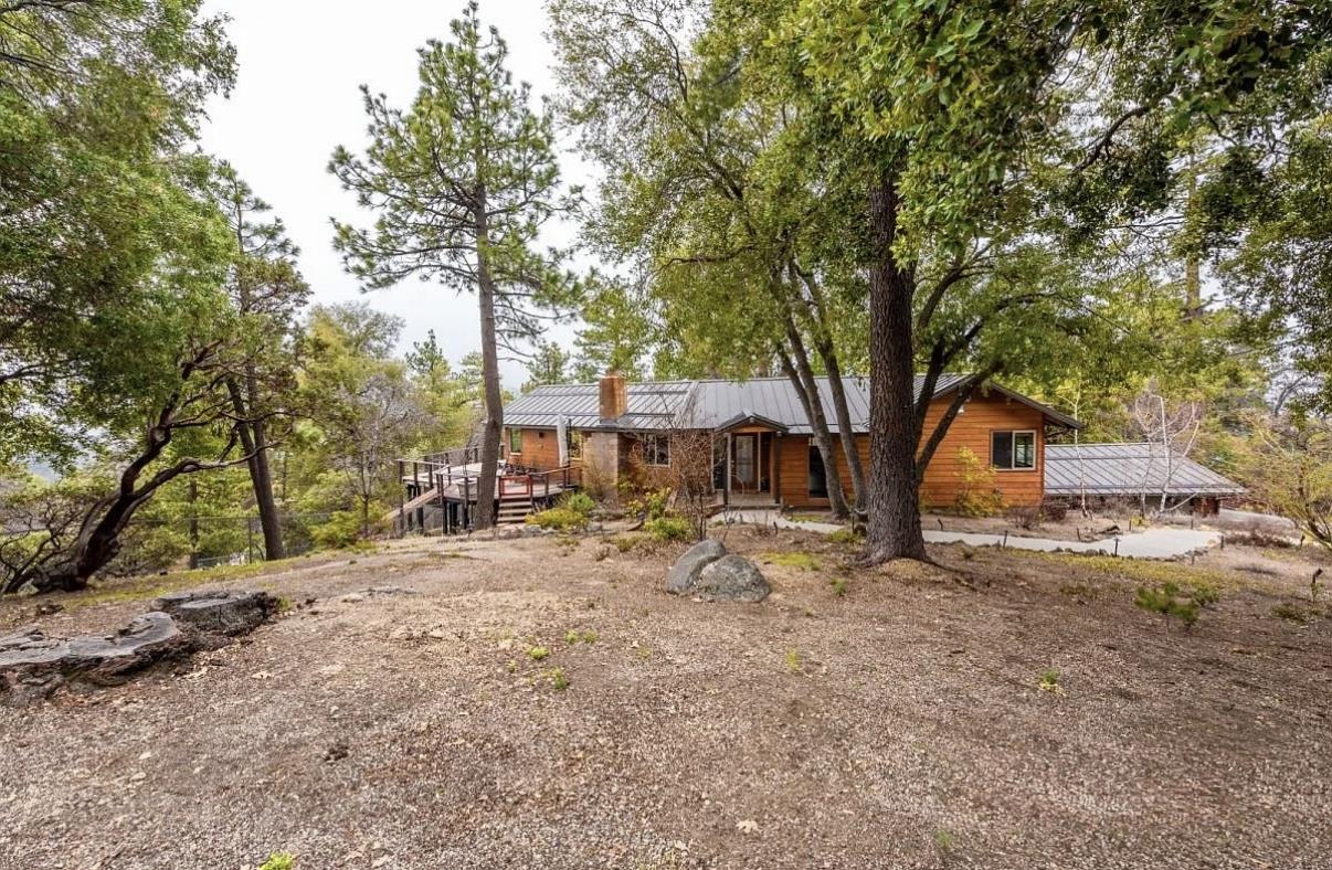 Very private and expansive lot.
