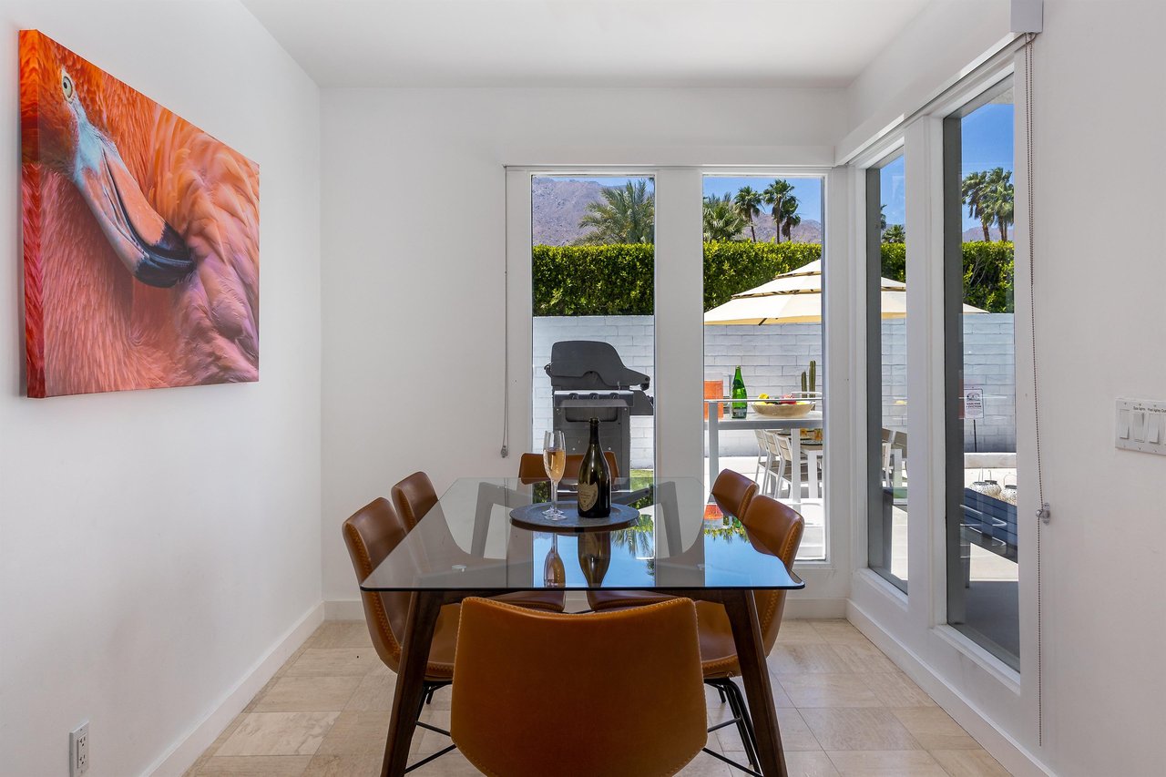 Indoor dining for 6