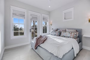 King Bedroom, 1st Floor