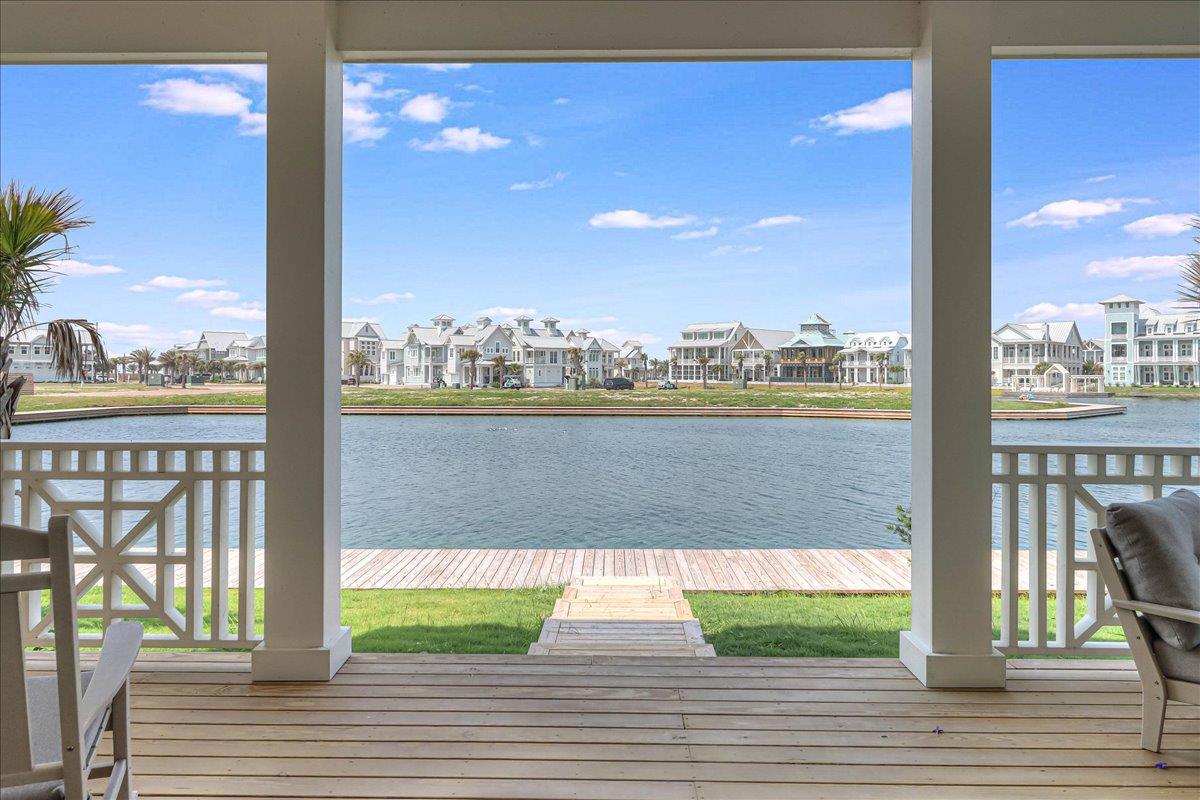 Lakeside Porch, 1st Floor