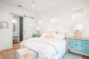 King Bedroom, 1st Floor