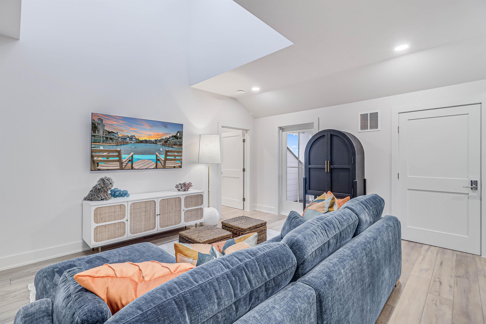 Living Area, 3rd Floor