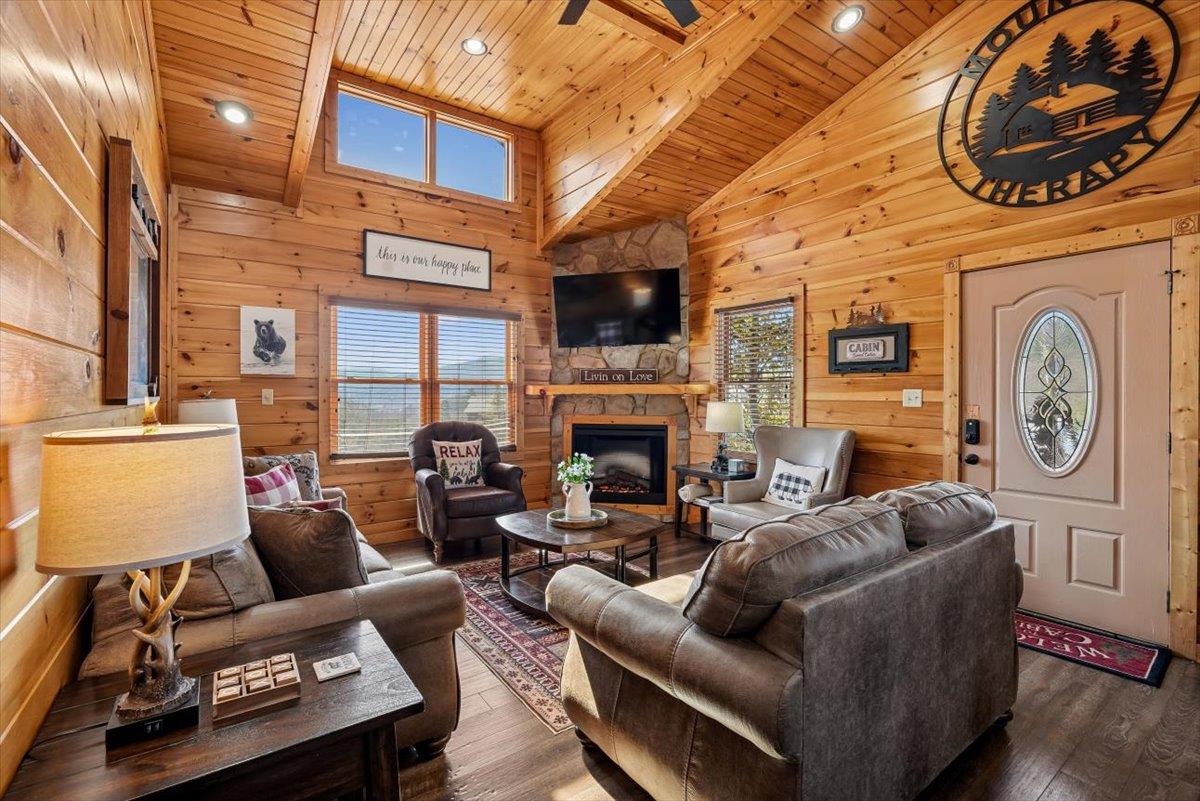 03Living Room