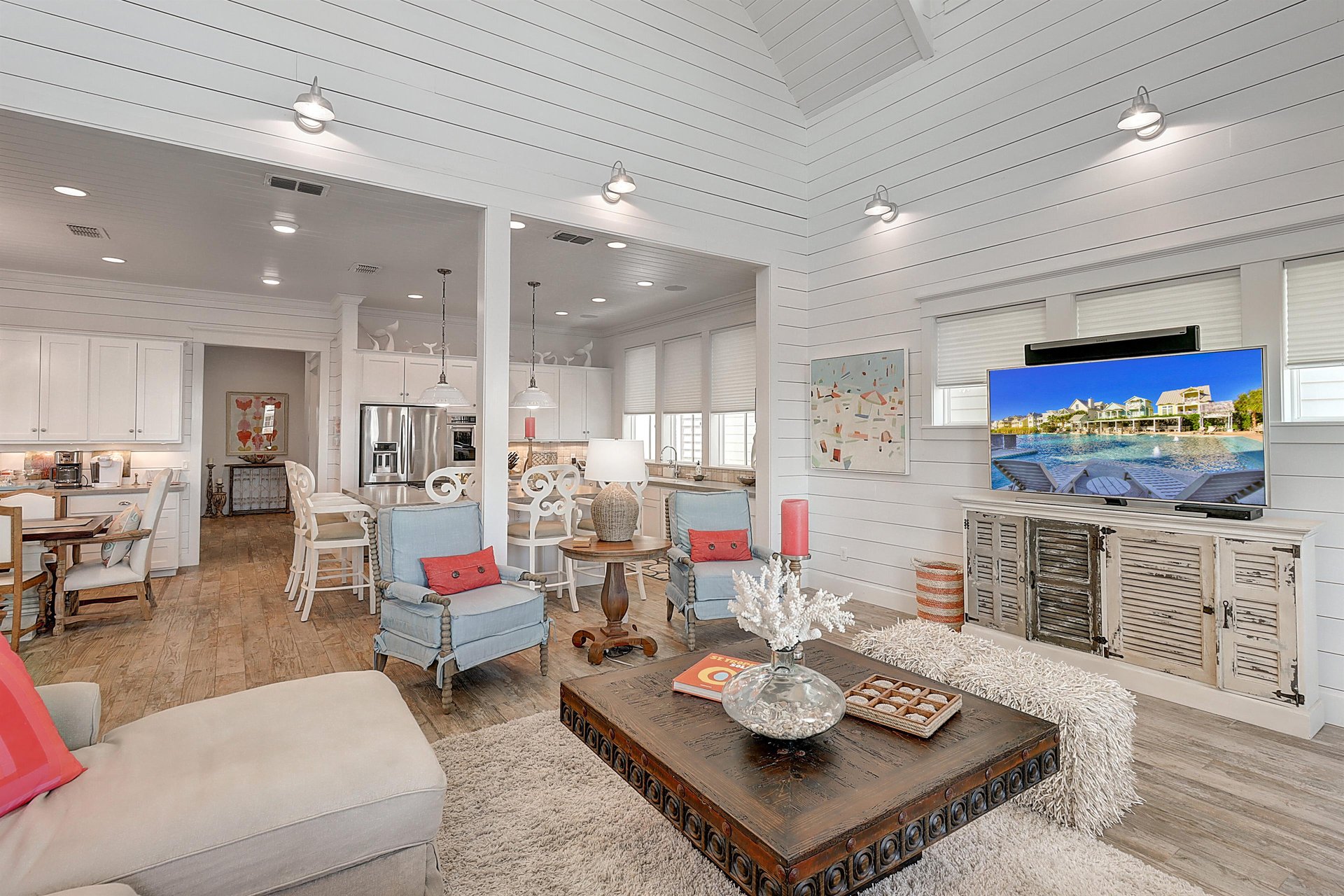 Main Living Area, 2nd Floor