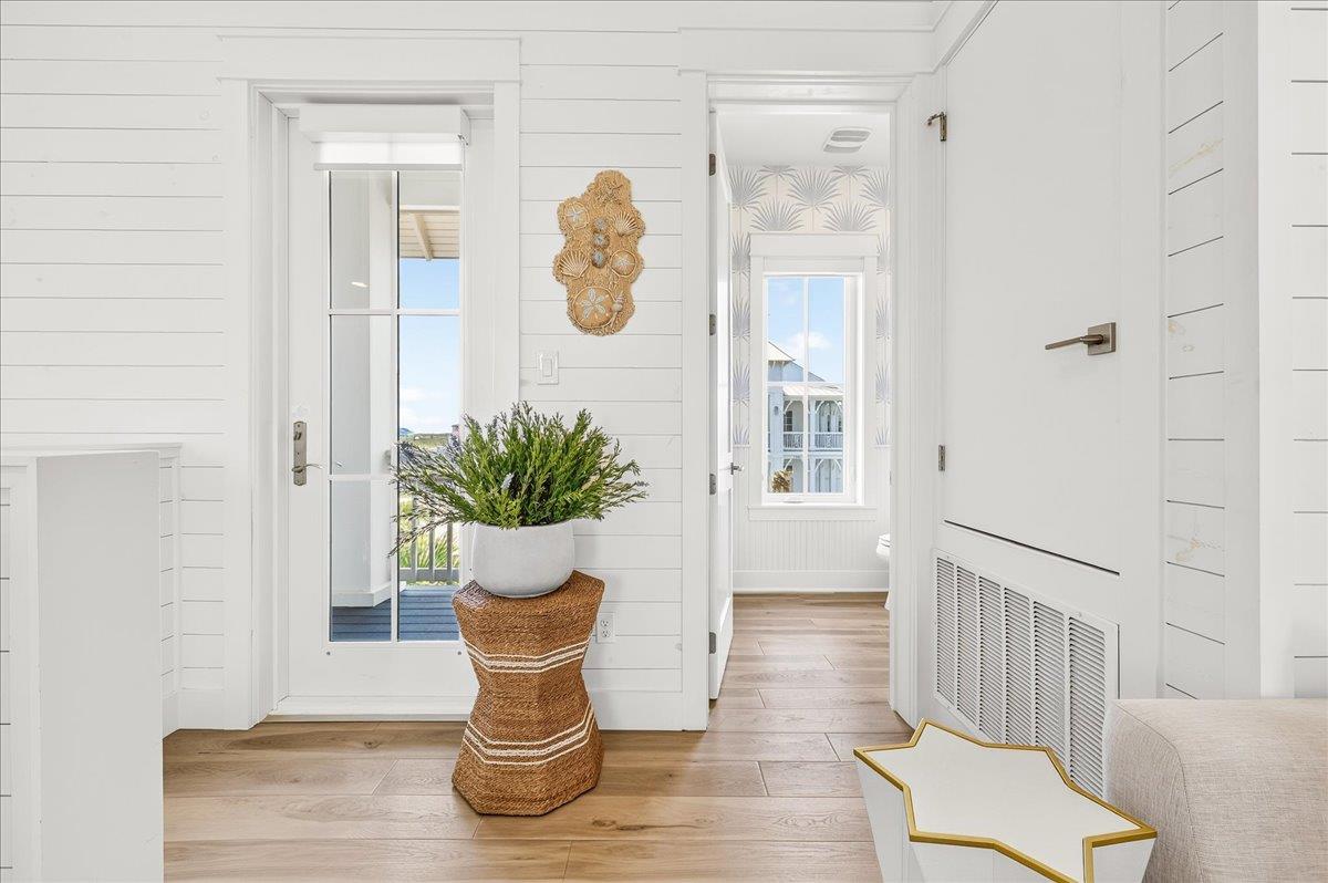 2nd Floor, Landing