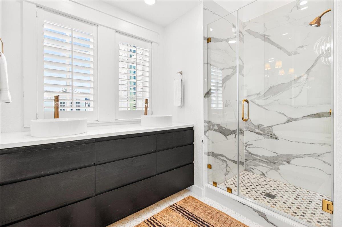 2nd Floor, Primary King Bathroom