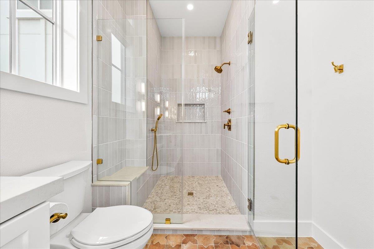 2nd Floor, Primary King Bathroom