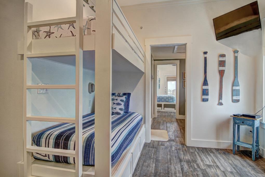 Bunk Room With Smart TV