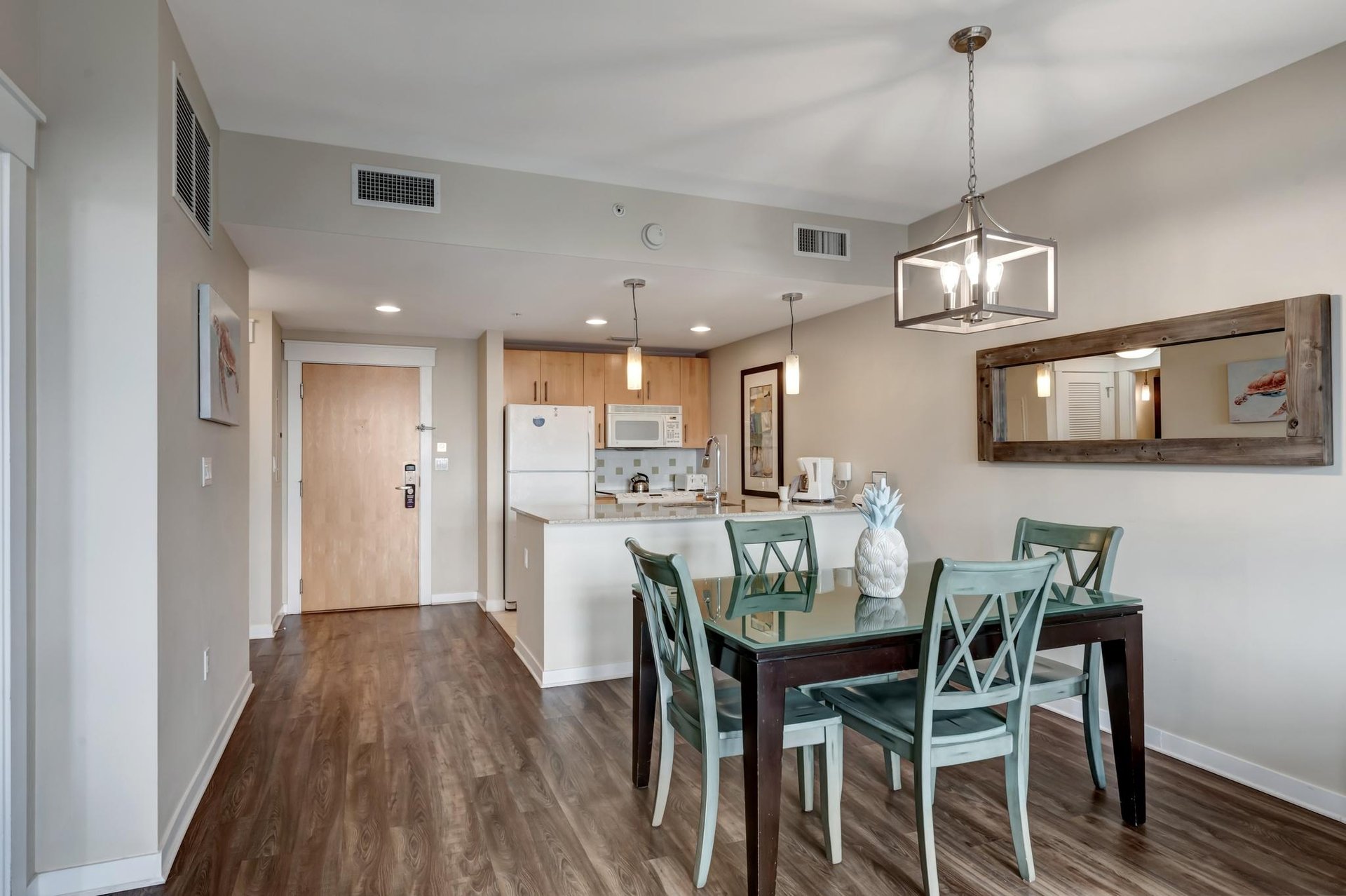 27_9894825.jpg