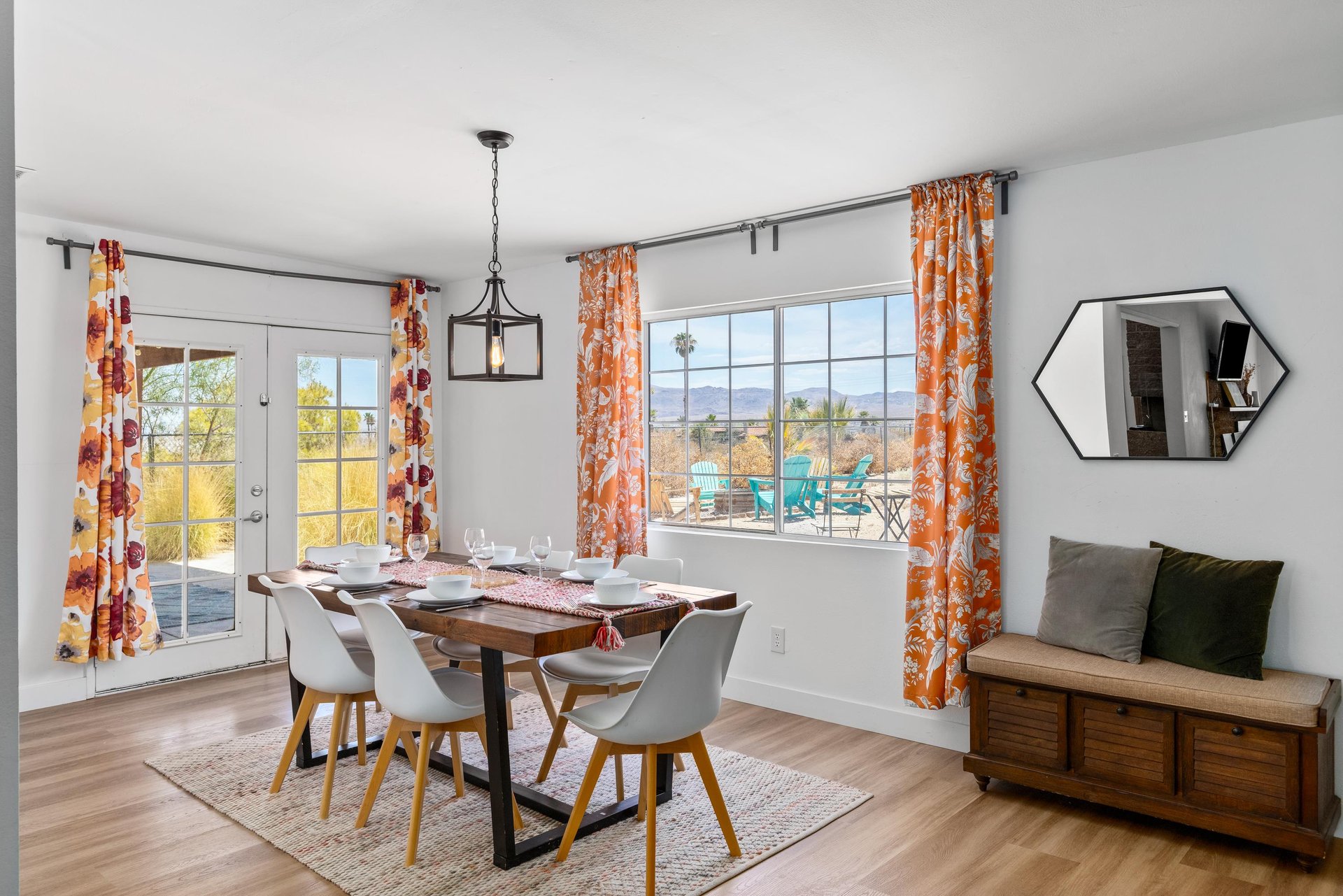 Dining table and chairs for 6 guests.