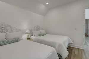 3rd Floor Queen Room