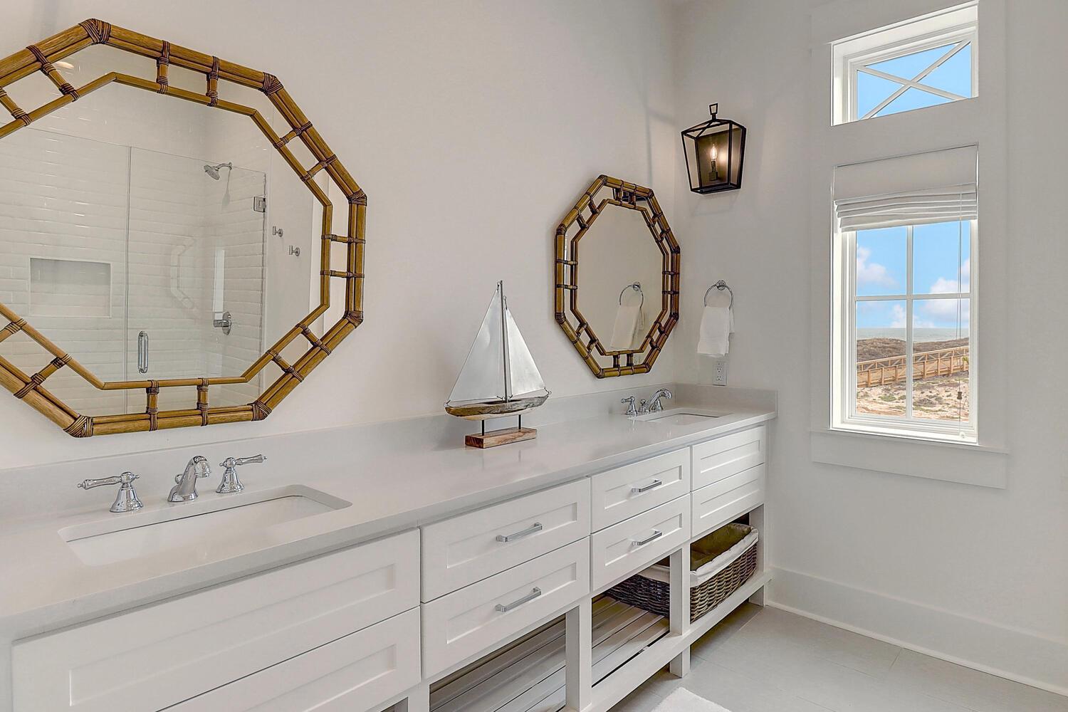 2nd Floor King Bathroom