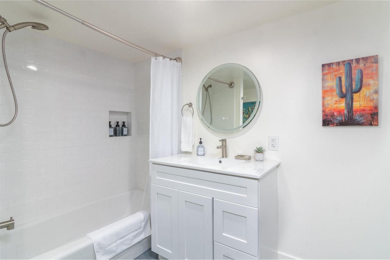 full bathroom with tubshower