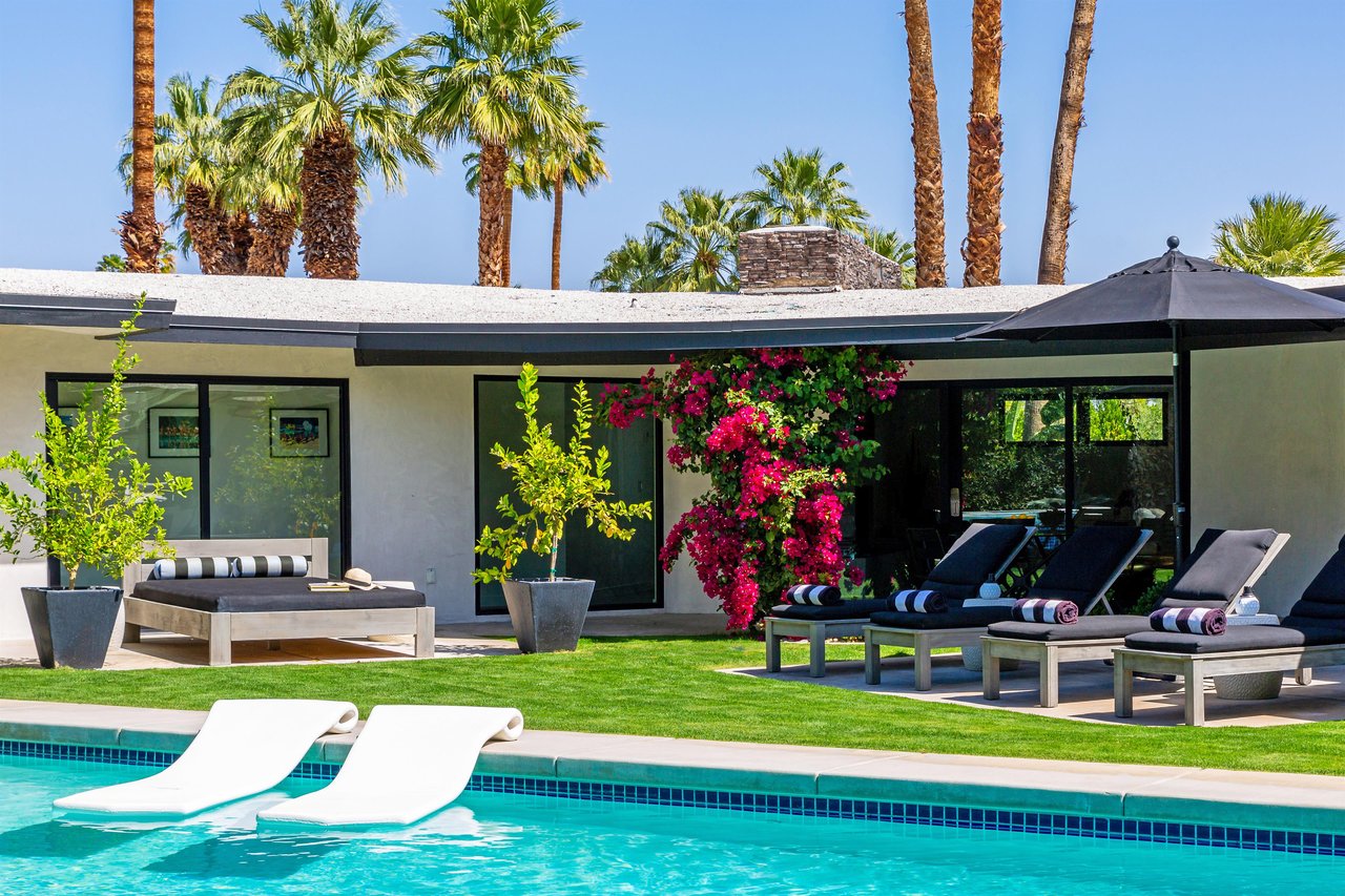 Plenty of space for relaxing poolside
