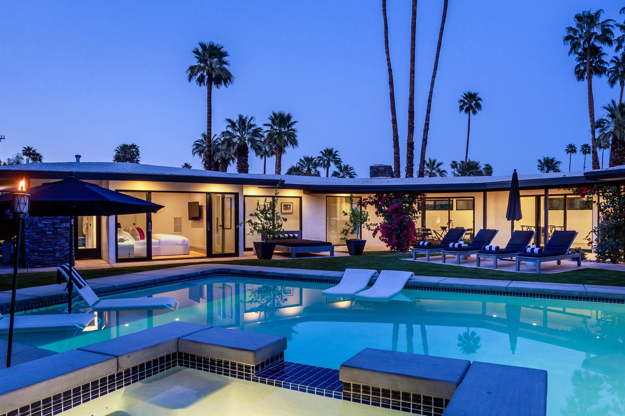 The large pool with integrated spa is fabulous
