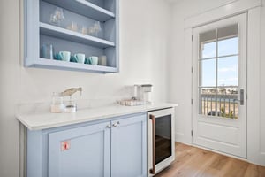 Hallway Beverage Bar, 2nd Floor