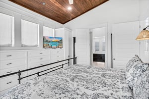 2nd Floor Primary King Suite