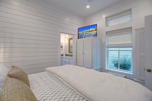 1st Floor King Suite