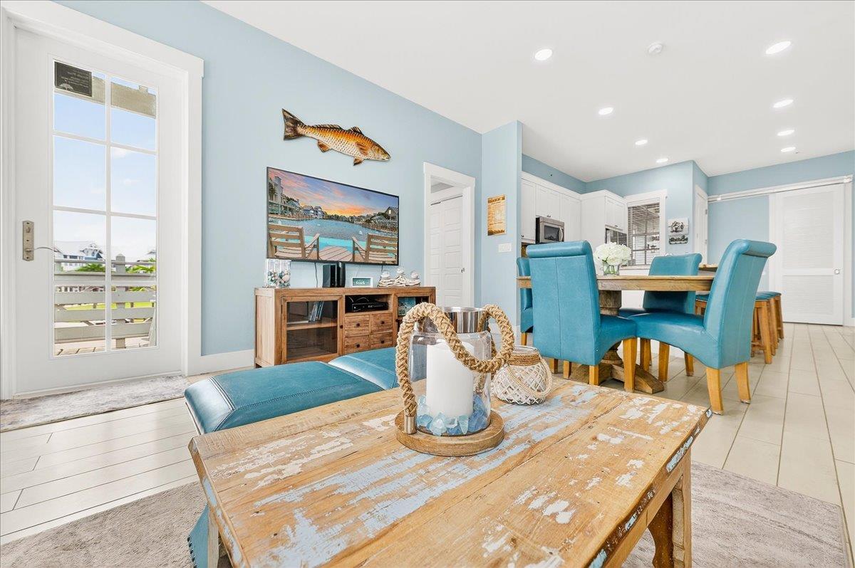 1st Floor, Living Room