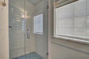 Shared Bathroom, 3rd Floor