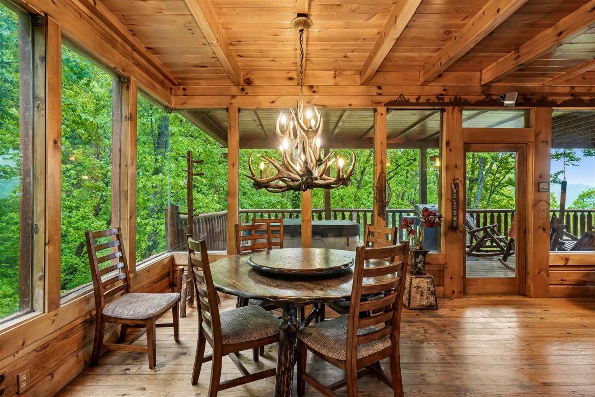 13Dining Room