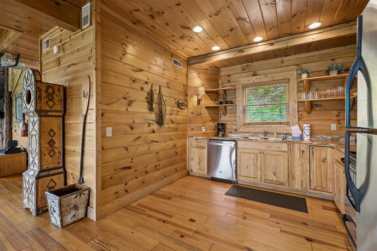 32Kitchen