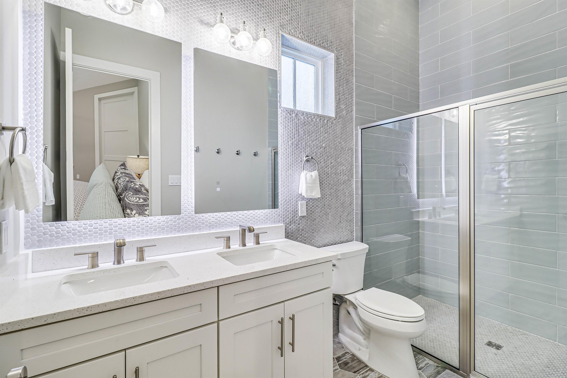 2nd Floor, Second King Bathroom