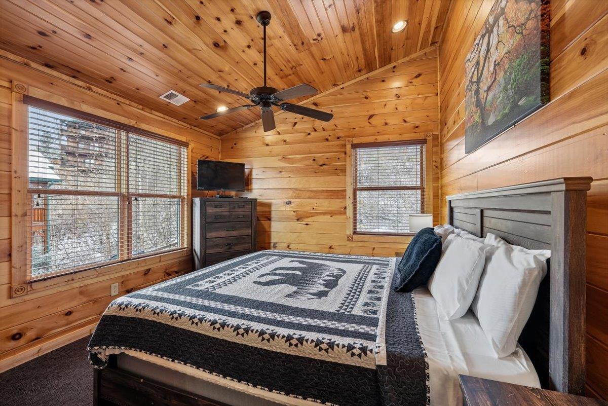 King Bedroom 4