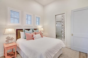 Queen Bedroom Suite, 1st Floor