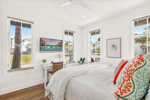 King Bedroom, 1st Floor