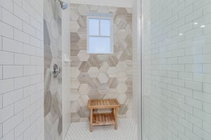 Shared Bathroom, 1st Floor