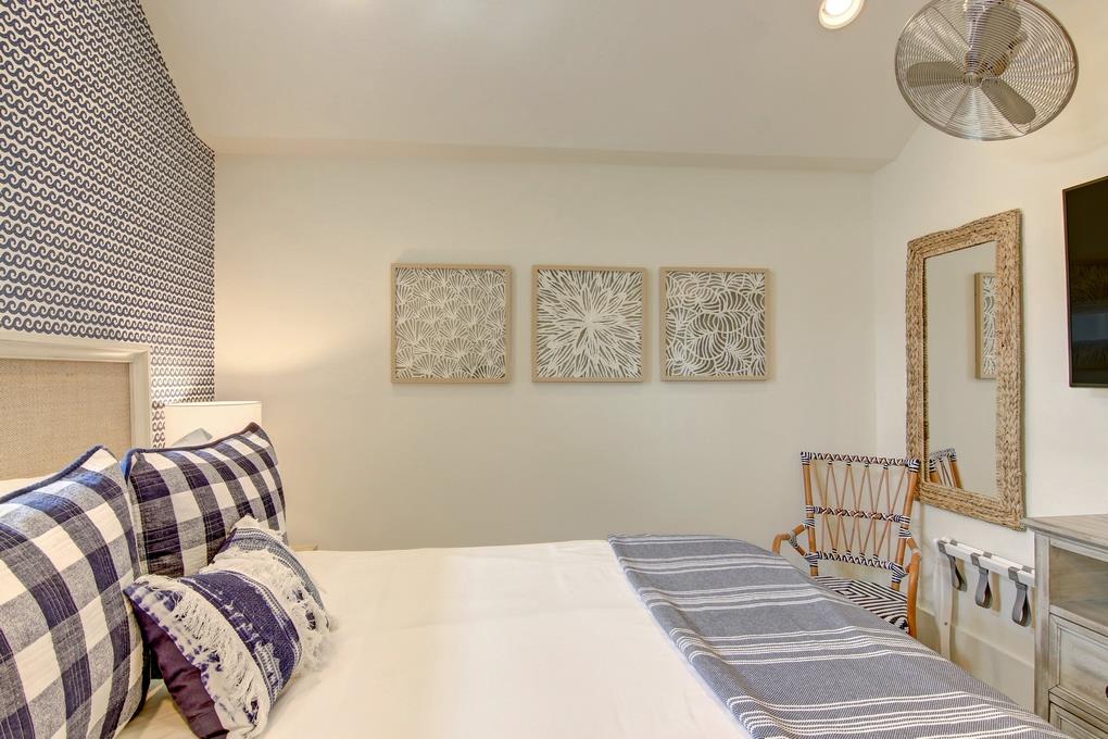 King Bedroom, 3rd floor