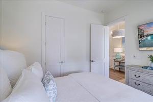 Queen Bedroom, 1st Floor