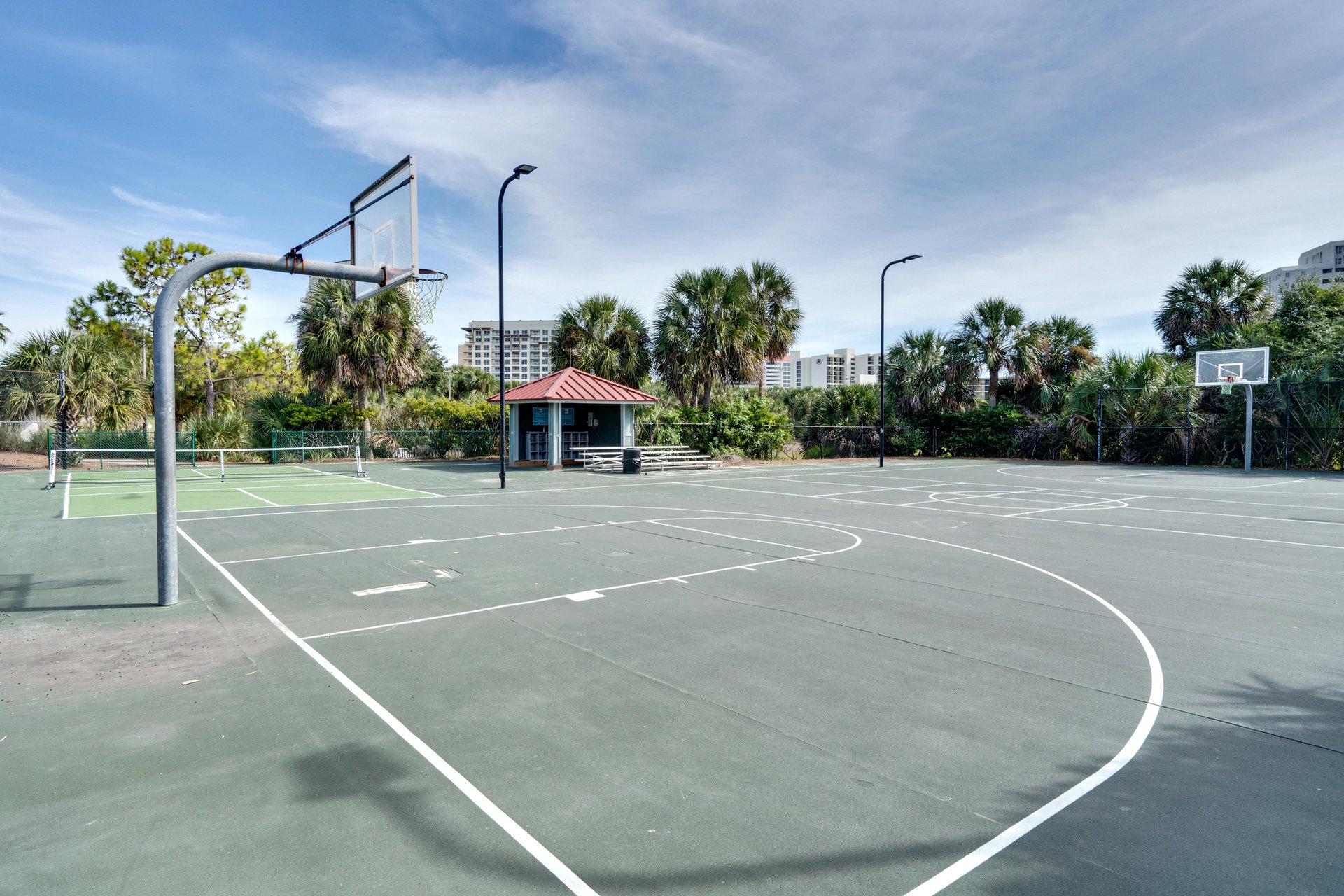 basketballcourt_5644322.jpg