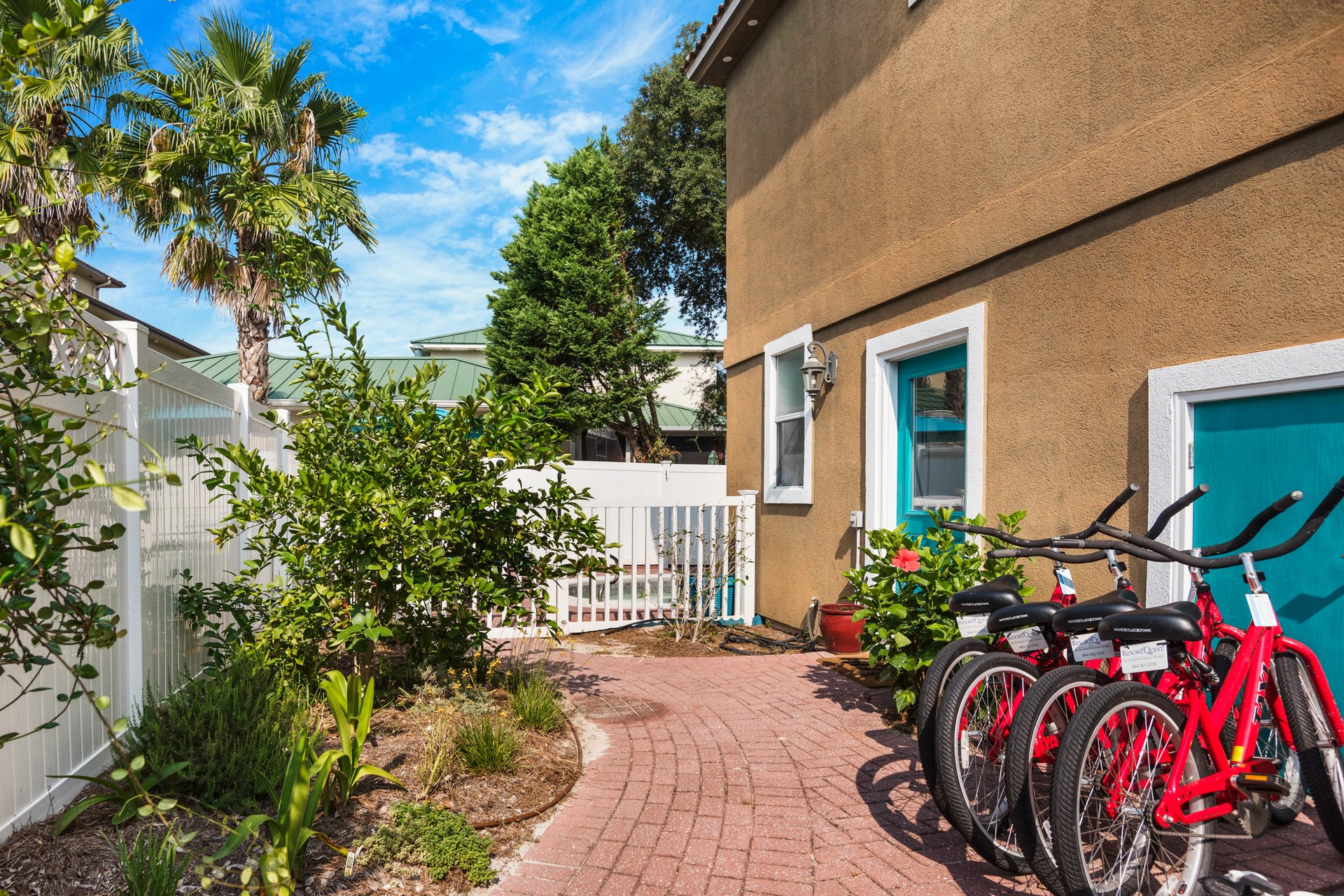 Terra Cotta Happy Ours 32