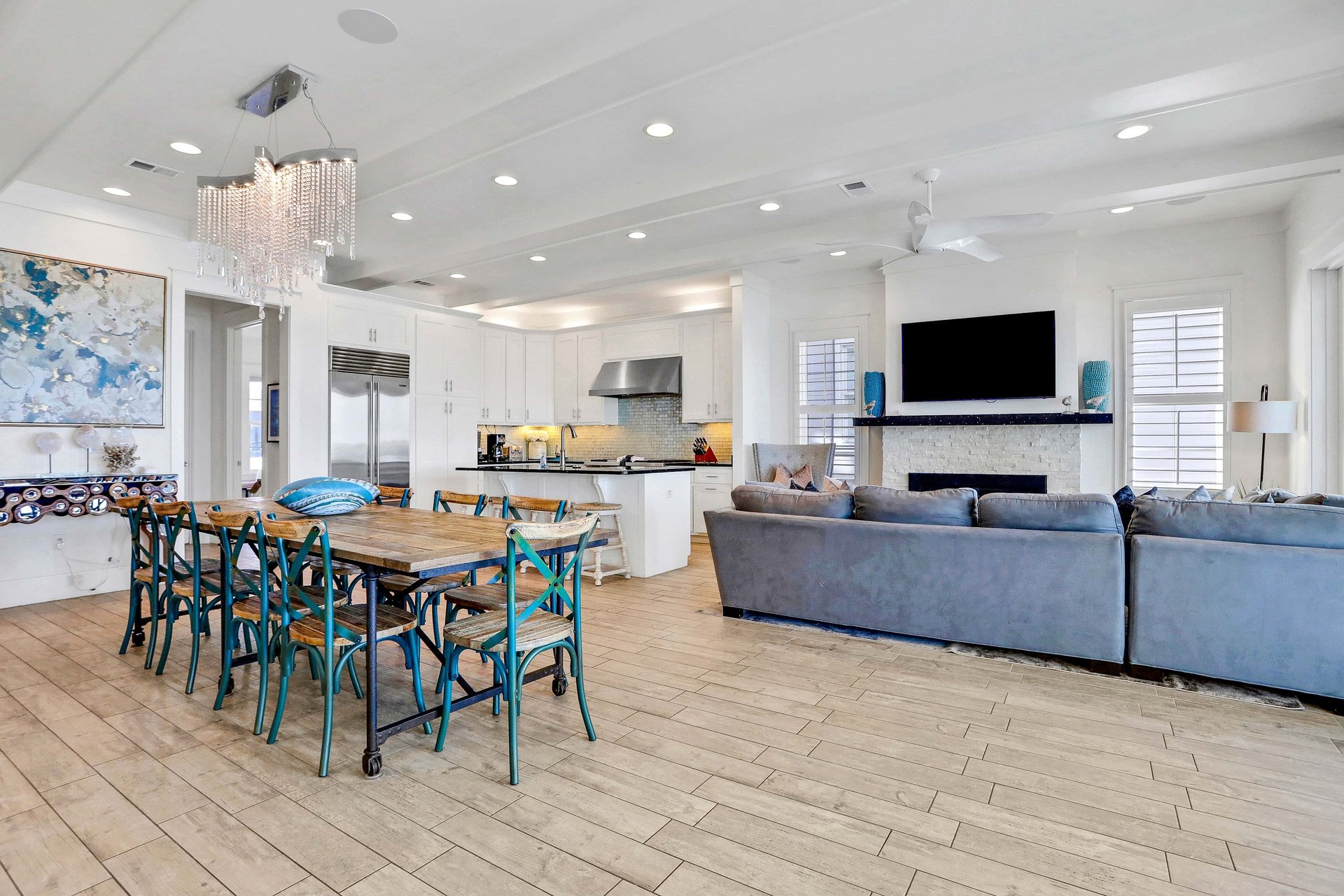 Tiffanys Beach Club 4