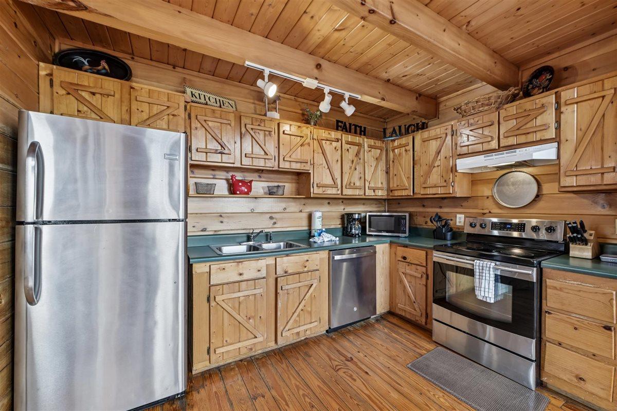 33Kitchen