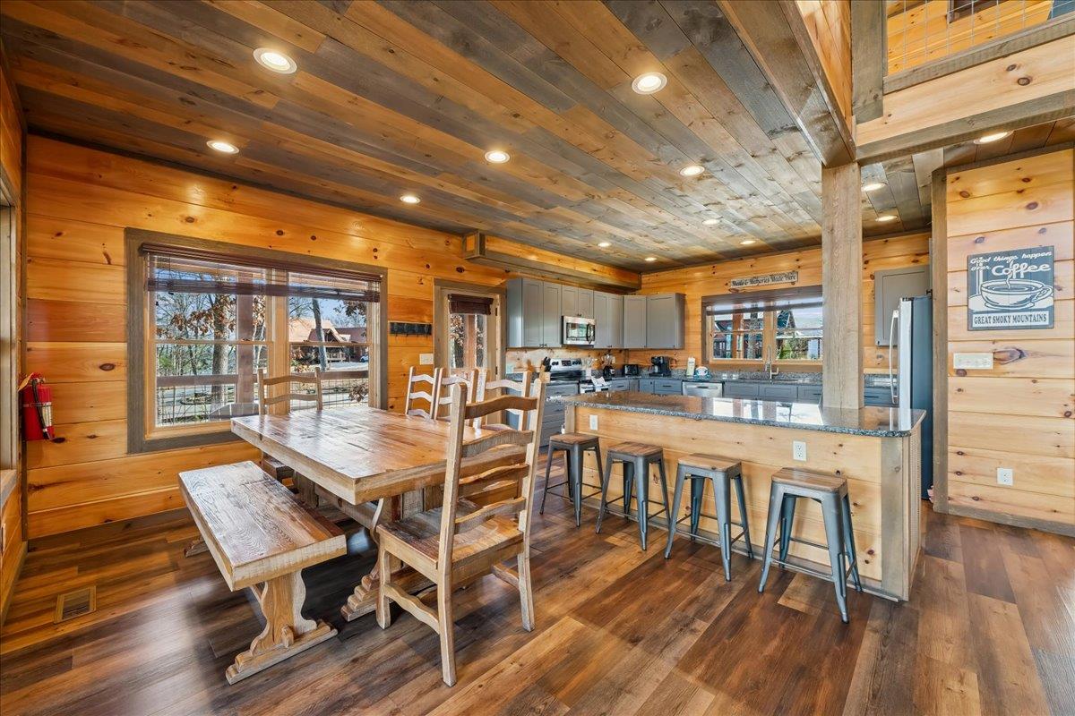 30Dining Room