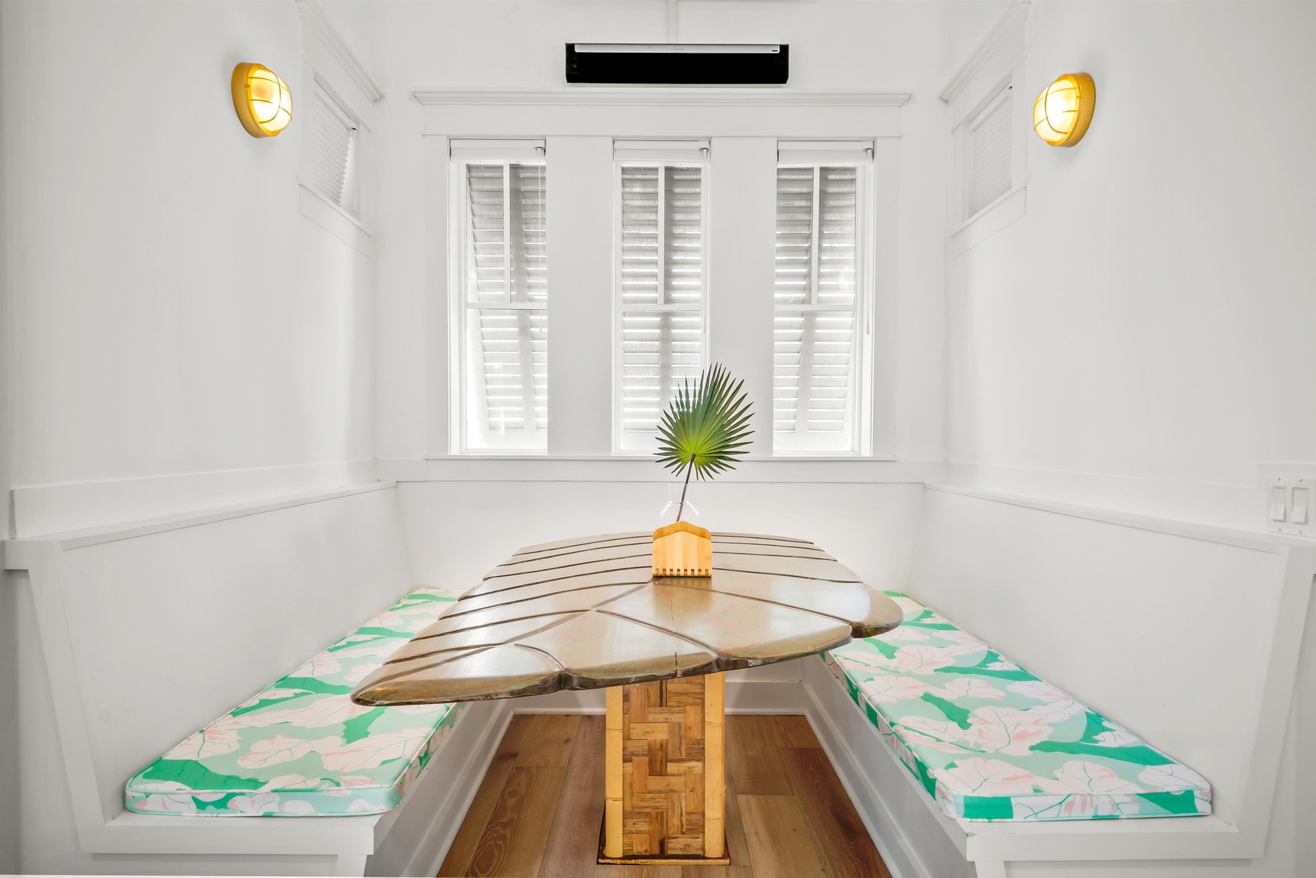 Detached Suite Dinette, 2nd Floor