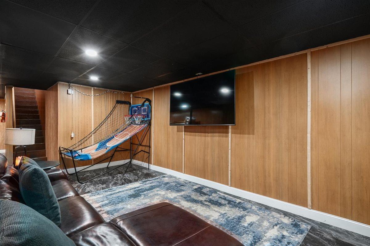 64Recreation Room