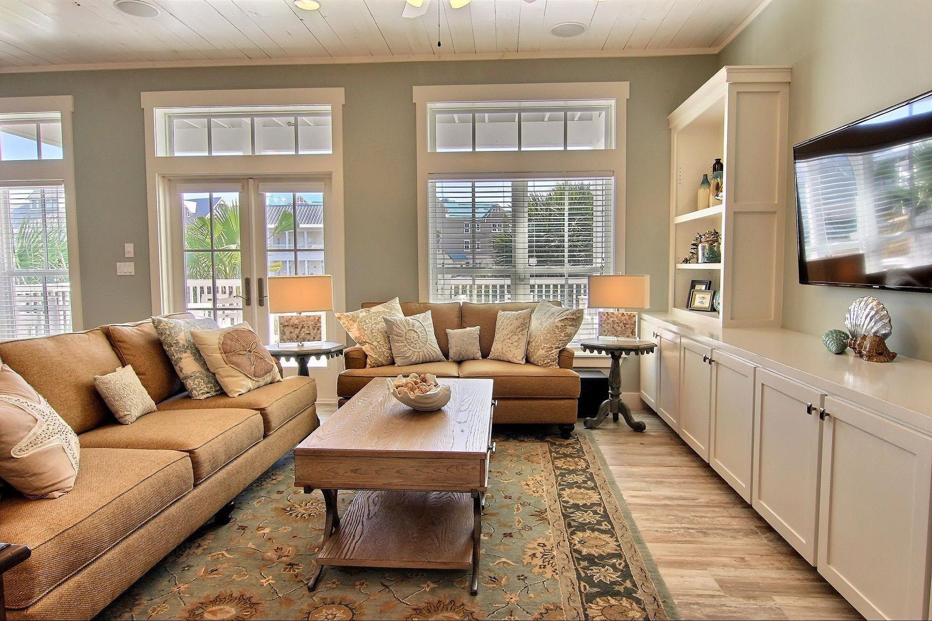 Living Area, 1st Floor