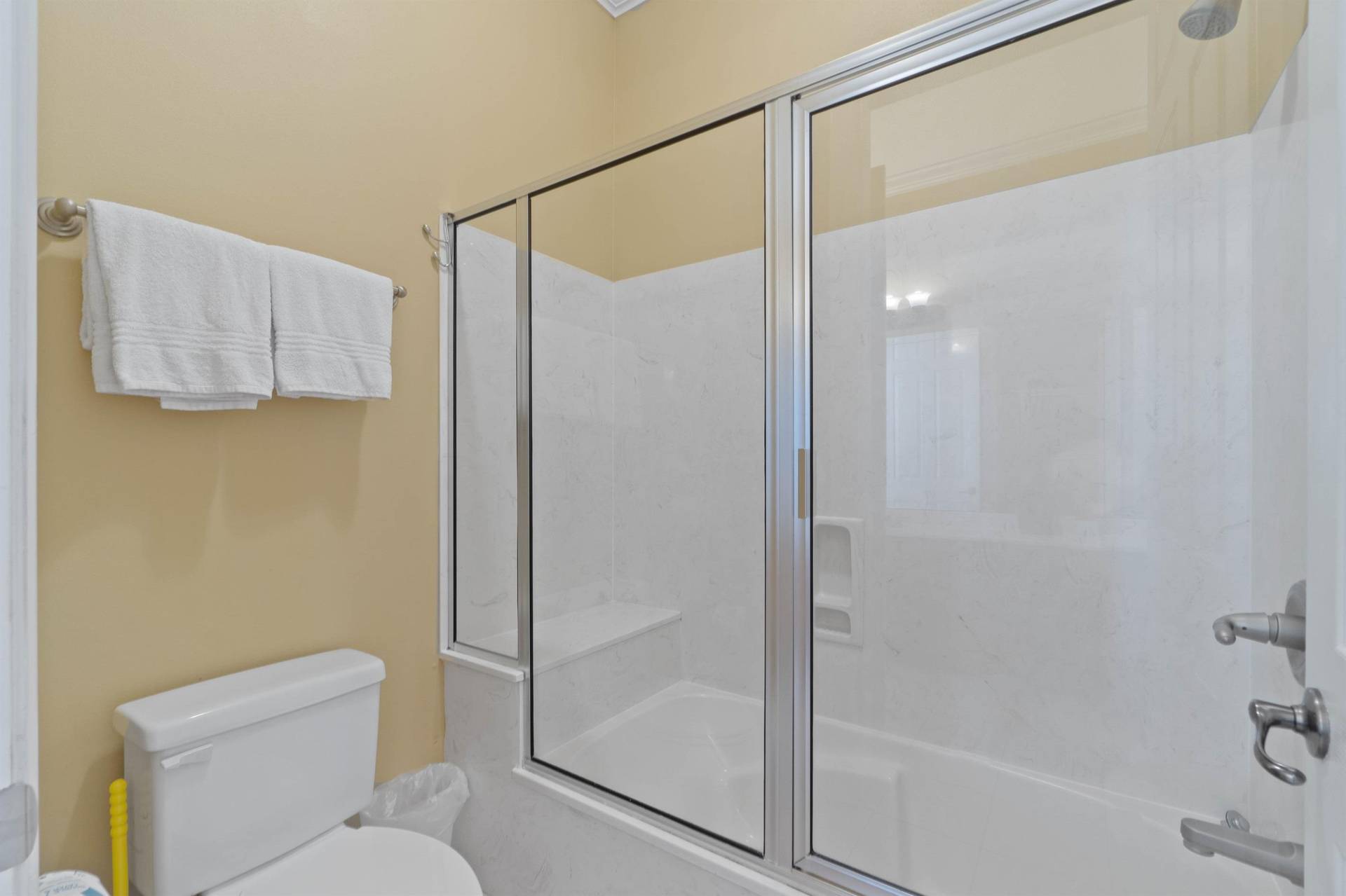 Guest Bathroom 2 Jack n Jill