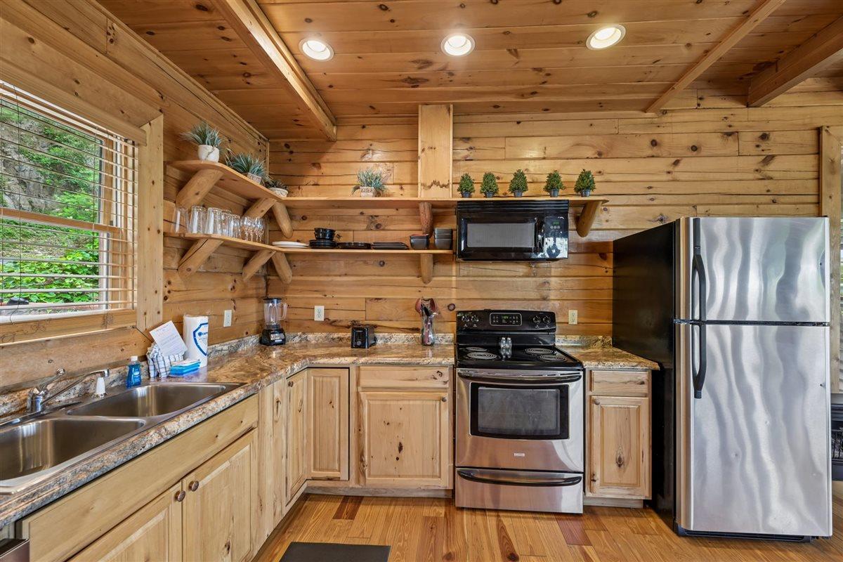35Kitchen